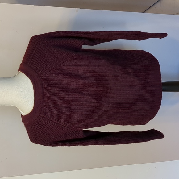 It's Our Time Burgundy Sweater Size M - Picture 2 of 4